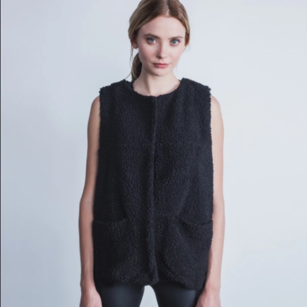 Garbe Luxe Women’s Sherpa Vest